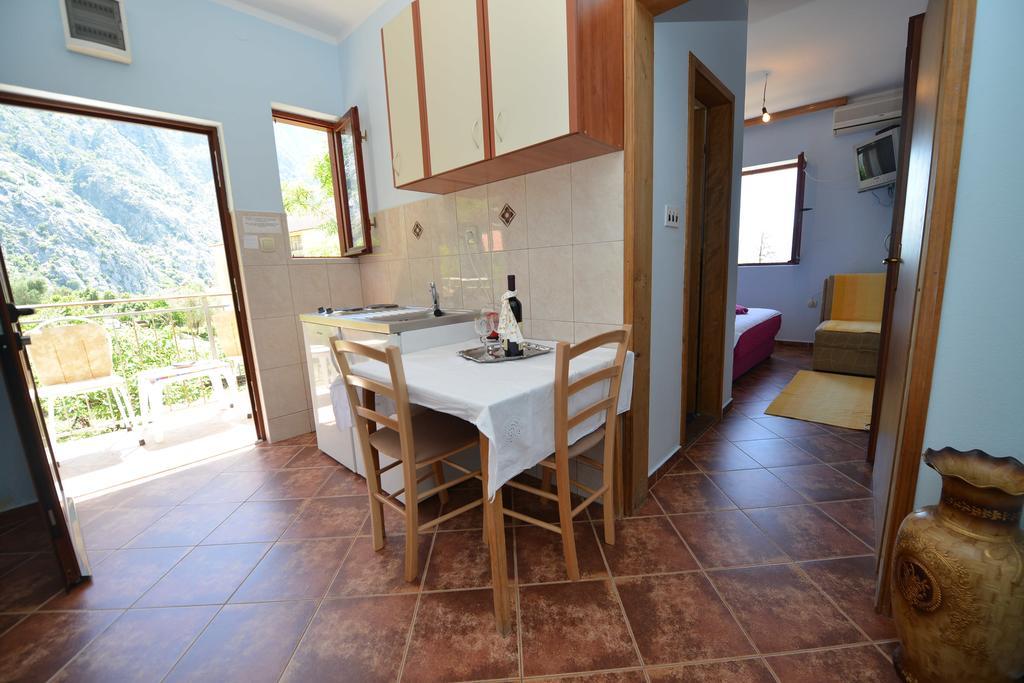 B & M Apartments Kotor Dış mekan fotoğraf