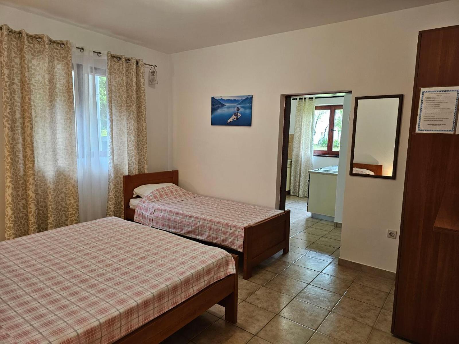 B & M Apartments Kotor Dış mekan fotoğraf